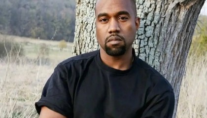 侃爷上海演唱会审批通过!网友好奇:不是住进精神病院了吗?