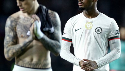 少儿不宜！张玉宁与对方球员冲突背后的故事与战术解读