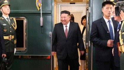 朝外相飞抵中国,有2件事要办!金正恩在阅兵前打出关键牌
