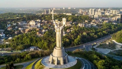 俄乌战场惊现奇迹！3名俄军遭乌军密集围攻，战斗40天无一阵亡