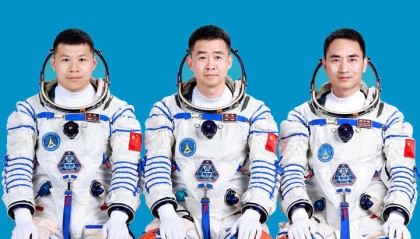 神二十乘组简历来了!有航天员三入太空,还有一位神秘“乘客”
