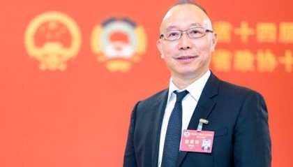 浙江两会丨手机依赖怎么破?委员建议放下手机,从年夜饭开始