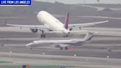 美媒：美国机场两架飞机险些相撞，空管大喊停下，航空管理局已展开调查