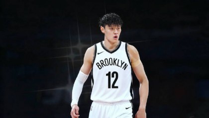 曾凡博与篮网签下的是Exhibit 10合同 而不是双向