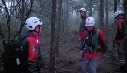 8岁男孩失联超90小时，福建及国内多支救援队齐聚石谷解！正以目击者线索形成搜救圈