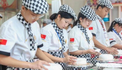 女生初中毕业学什么专业好?