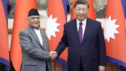 习近平会见尼泊尔总理奥利