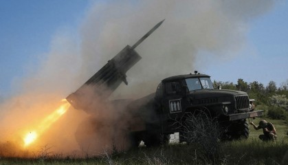 第三方参战，局面变成1对33？北约战机开火，普京将派人来华面谈