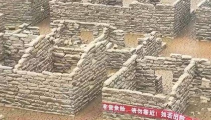 水库枯竭后惊现“古村落遗址”?当地回应:危险!别去!