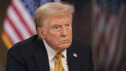 特朗普宣布：计划取消出生公民权