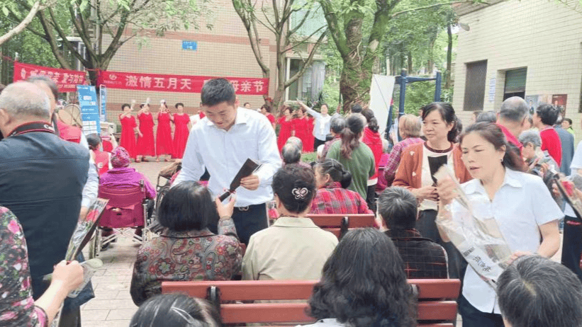 浦发银行重庆分行：学习科学投资理财 做理性金融消费者