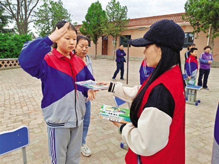 “益”起阅读“益”起劳动“益”起成长 “云捐书”活动走进晏家洼小学