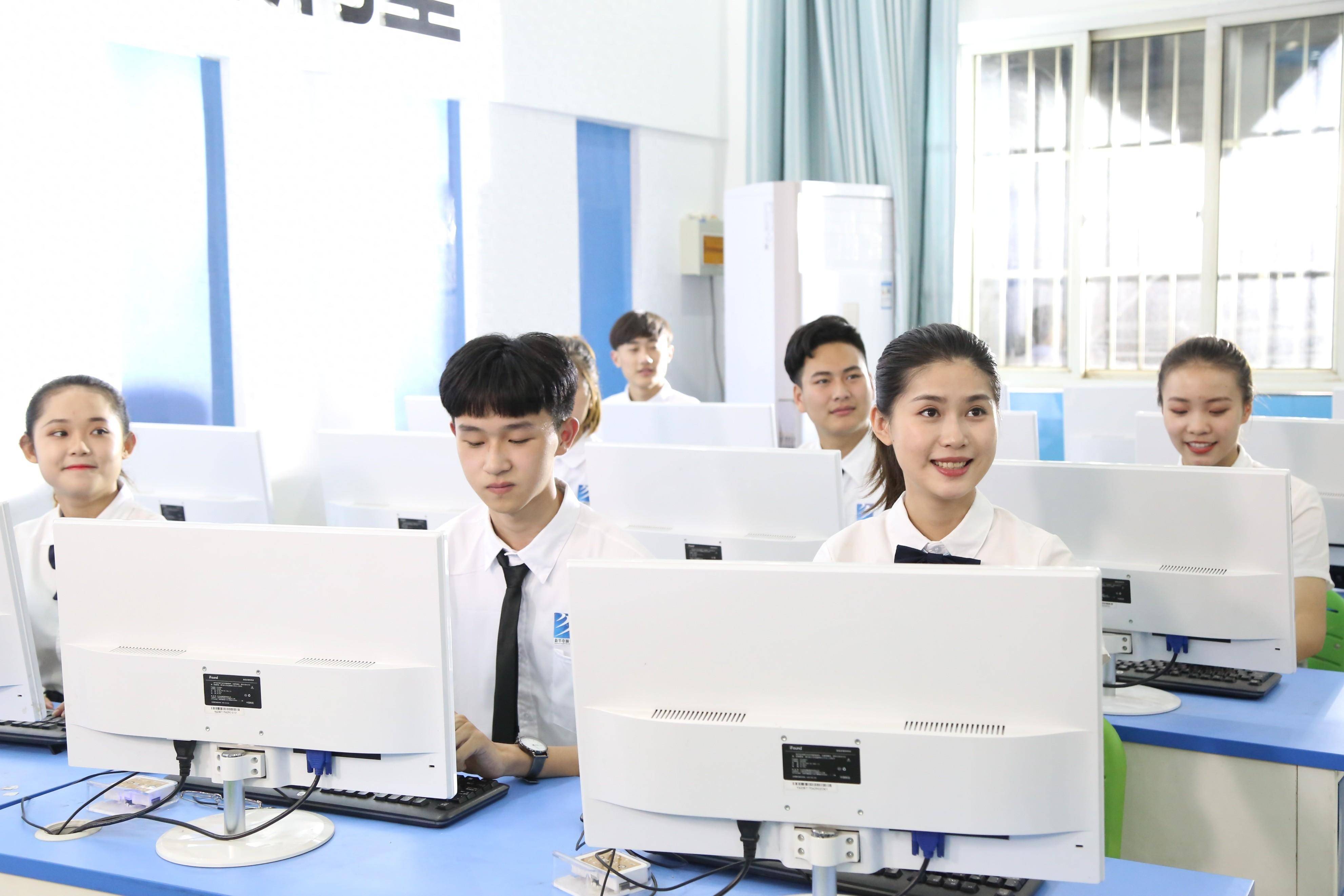 计算机专业主要学什么？石家庄新华专业解答