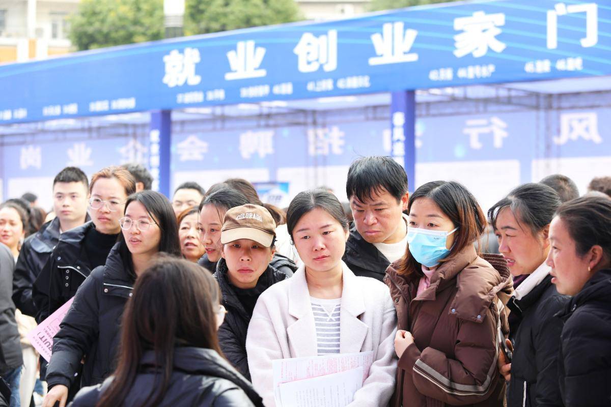 男孩子学什么专业，未来毕业好就业？