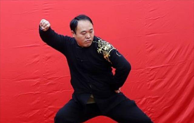 马云保镖曾舍命挡子弹，年入百万买房买车，马云卸任后过得咋样？