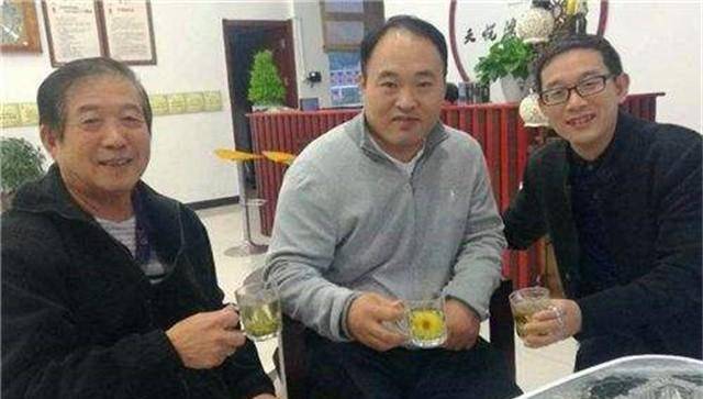 马云保镖曾舍命挡子弹，年入百万买房买车，马云卸任后过得咋样？