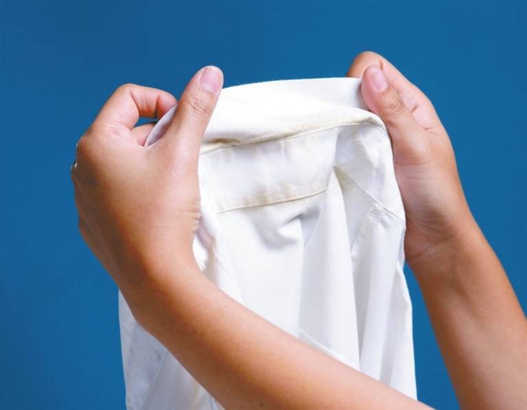 白衣服变黄？这招拯救它