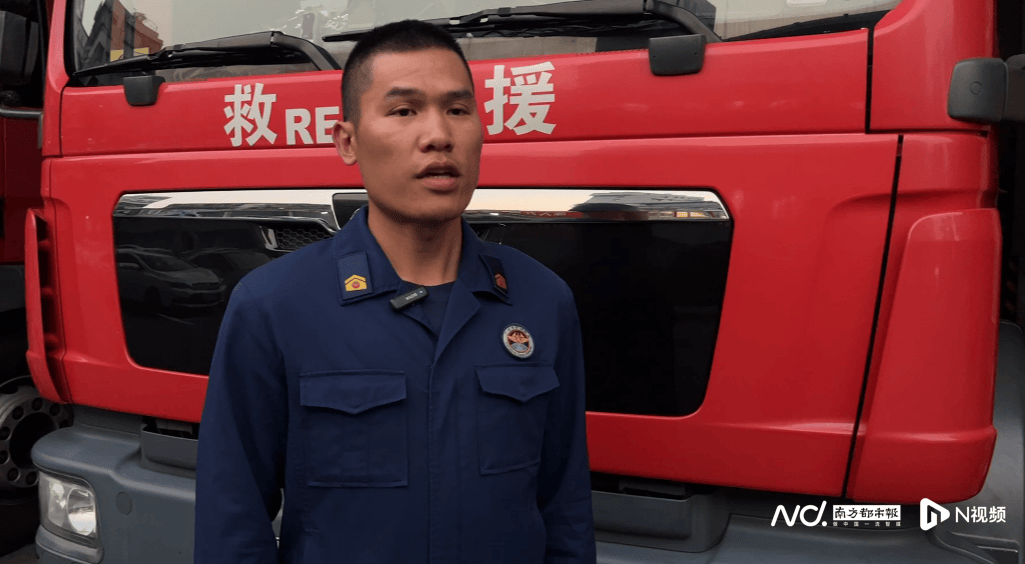 广东江门一住宅突发火灾！关键时刻，他毫不犹豫冲向了火场