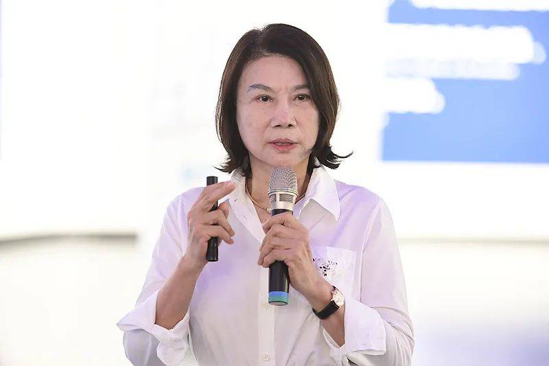 董明珠再干三年