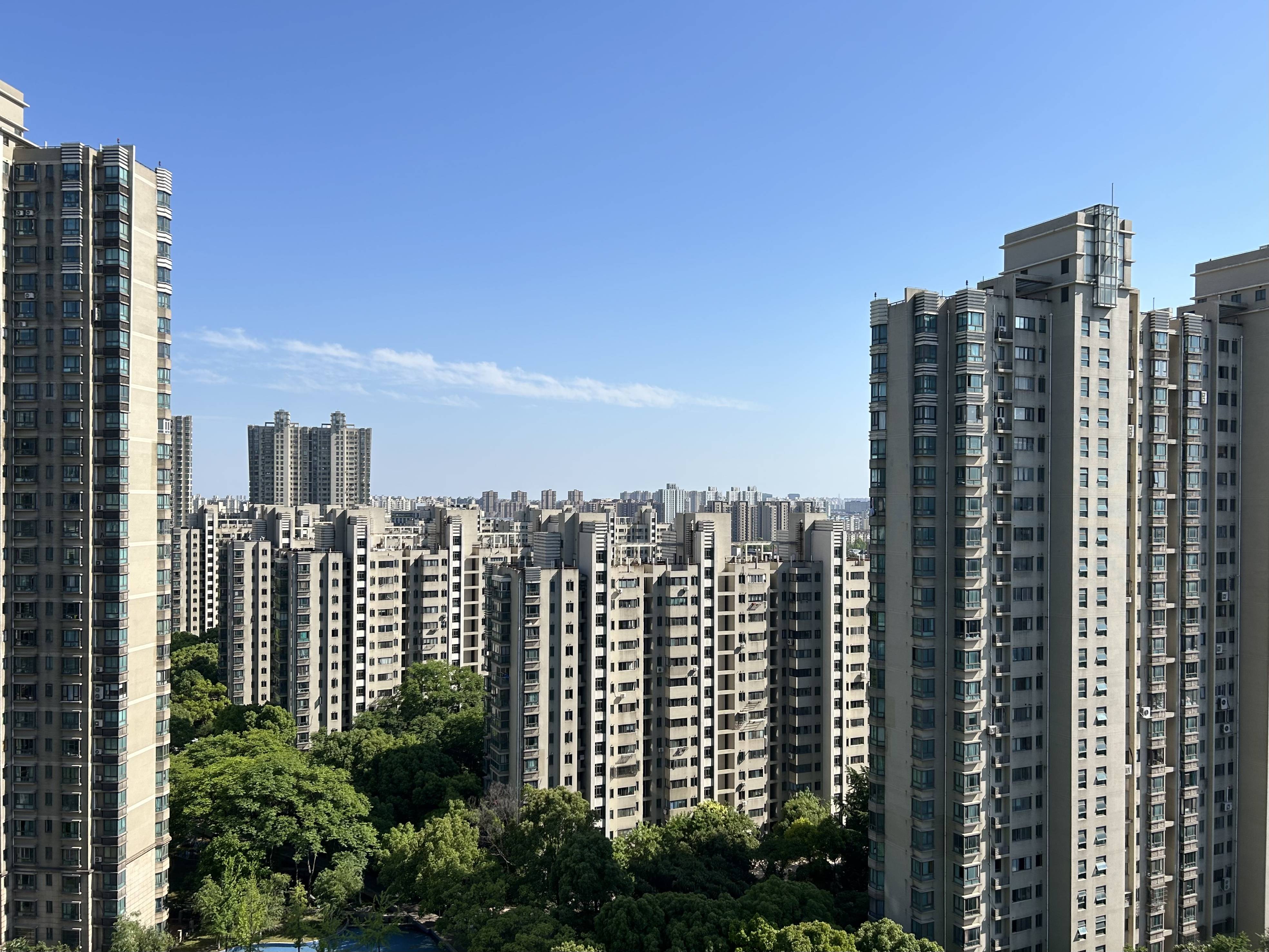 时隔一年，公积金贷款利率再降0.25%，现在是买房好时机吗？