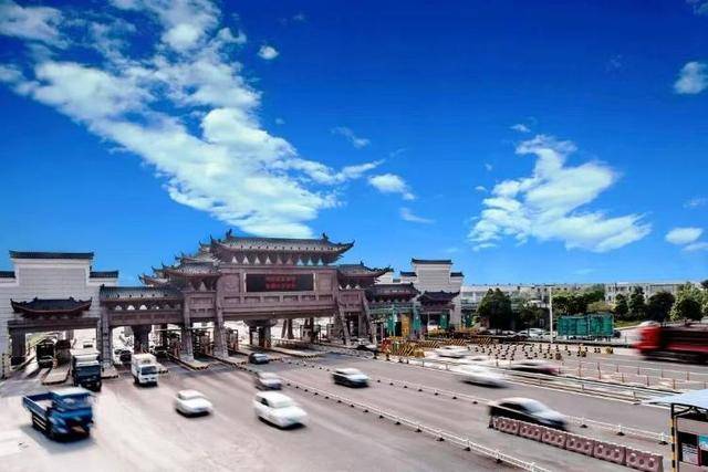 今年已有多条高速在收费期满后停止收费，高速免费时代真的要来了吗？